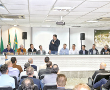 O Corredor de Exportação do Porto de Paranaguá, sistema por onde são movimentados grãos e farelos, será remodelado e modernizado para atender a crescente demanda do agronegócio paranaense. A estrutura foi construída ainda na década de 1970. Nesta quinta-feira (15), o governador Carlos Massa Ratinho Junior esteve em Paranaguá e  autorizou a licitação do projeto básico das obras. Foto: Gilson Abreu/AEN