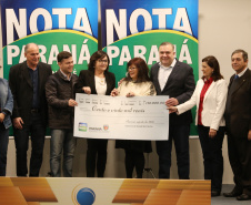 São três entidades de assistência social as ganhadoras deste mês dos prêmios distribuídos pelo programa Nota Paraná, mantido pela Secretaria de Estado da Fazenda. O programa devolve 30% do Imposto sobre Circulação de Mercadorias e Serviços (ICMS) recolhido pela Receita Estadual ao consumidor que pede nota fiscal no comércio. Foto: José Fernando Ogura/AEN