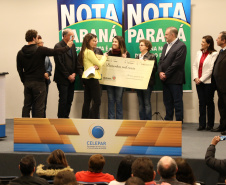 São três entidades de assistência social as ganhadoras deste mês dos prêmios distribuídos pelo programa Nota Paraná, mantido pela Secretaria de Estado da Fazenda. O programa devolve 30% do Imposto sobre Circulação de Mercadorias e Serviços (ICMS) recolhido pela Receita Estadual ao consumidor que pede nota fiscal no comércio. Foto: José Fernando Ogura/AEN