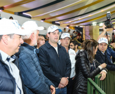 O governador Carlos Massa Ratinho Junior visita nesta quinta-feira (15), a Agroleite, realizado pela Cooperativa Castrolanda, em Castro, nos Campos Gerais. Considerado um dos maiores eventos da cadeia do leite na América, a Agroleite tem foco na tecnologia, produtividade e melhores resultados para os produtores. Castro, 15/08/2019 -  Foto: Geraldo Bubniak/AEN