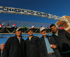 O governador Carlos Massa Ratinho Junior visita nesta quinta-feira (15), a Agroleite, realizado pela Cooperativa Castrolanda, em Castro, nos Campos Gerais. Considerado um dos maiores eventos da cadeia do leite na América, a Agroleite tem foco na tecnologia, produtividade e melhores resultados para os produtores. Castro, 15/08/2019 -  Foto: Geraldo Bubniak/AEN