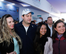 O governador Carlos Massa Ratinho Junior reforçou nesta quinta-feira (15), na Agroleite, em Castro, a necessidade de o Paraná agregar tecnologia e industrialização à produção do leite, mantendo o Estado em uma posição de destaque no País. Em sua 19ª edição, a feira é uma das principais vitrines do Brasil de novas tecnologias para o setor.