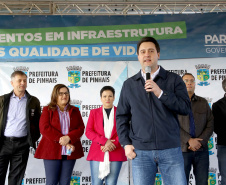 Pinhais, na Região Metropolitana de Curitiba, vai investir em construção de calçadas, compra de maquinários e reparos em escolas. O montante soma R$ 5,5 milhões e inbclui, também, a ampliação do sistema de abastecimento de água. Nesta sexta-feira (16), o governador Carlos Massa Ratinho Junior confirmou o pacote de investimento no município e destacou outras ações do Estado na Grande Curitiba.