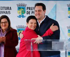 Pinhais, na Região Metropolitana de Curitiba, vai investir em construção de calçadas, compra de maquinários e reparos em escolas. O montante soma R$ 5,5 milhões e inbclui, também, a ampliação do sistema de abastecimento de água. Nesta sexta-feira (16), o governador Carlos Massa Ratinho Junior confirmou o pacote de investimento no município e destacou outras ações do Estado na Grande Curitiba.