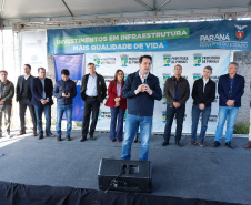 Pinhais, na Região Metropolitana de Curitiba, vai investir em construção de calçadas, compra de maquinários e reparos em escolas. O montante soma R$ 5,5 milhões e inbclui, também, a ampliação do sistema de abastecimento de água. Nesta sexta-feira (16), o governador Carlos Massa Ratinho Junior confirmou o pacote de investimento no município e destacou outras ações do Estado na Grande Curitiba.