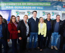 Pinhais, na Região Metropolitana de Curitiba, vai investir em construção de calçadas, compra de maquinários e reparos em escolas. O montante soma R$ 5,5 milhões e inbclui, também, a ampliação do sistema de abastecimento de água. Nesta sexta-feira (16), o governador Carlos Massa Ratinho Junior confirmou o pacote de investimento no município e destacou outras ações do Estado na Grande Curitiba.