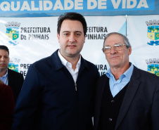 Pinhais, na Região Metropolitana de Curitiba, vai investir em construção de calçadas, compra de maquinários e reparos em escolas. O montante soma R$ 5,5 milhões e inbclui, também, a ampliação do sistema de abastecimento de água. Nesta sexta-feira (16), o governador Carlos Massa Ratinho Junior confirmou o pacote de investimento no município e destacou outras ações do Estado na Grande Curitiba.