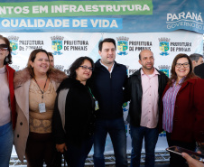 Pinhais, na Região Metropolitana de Curitiba, vai investir em construção de calçadas, compra de maquinários e reparos em escolas. O montante soma R$ 5,5 milhões e inbclui, também, a ampliação do sistema de abastecimento de água. Nesta sexta-feira (16), o governador Carlos Massa Ratinho Junior confirmou o pacote de investimento no município e destacou outras ações do Estado na Grande Curitiba.