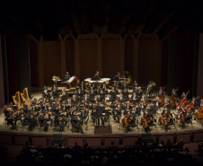 Tempos Modernos, um dos filmes mais conhecidos de Charlie Chaplin, será apresentado pela Orquestra Sinfônica do Paraná na semana que vem, com regência do maestro Stefan Geiger. Os concertos acontecem nos dias 22, às 20h30, no Teatro Positivo, e 25, às 10h30, no Teatro Guaíra.