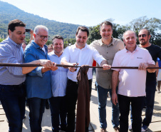 O governador Carlos Massa Ratinho Junior e o prefeito de Guaratuba, Roberto Justus, inauguraram a ponte sobre o Rio Cubatão, em Guaratuba. 