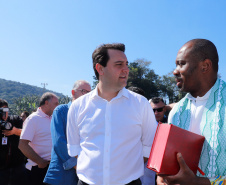 O governador Carlos Massa Ratinho Junior e o prefeito de Guaratuba, Roberto Justus, inauguraram a ponte sobre o Rio Cubatão, em Guaratuba. 