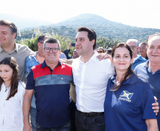 O governador Carlos Massa Ratinho Junior e o prefeito de Guaratuba, Roberto Justus, inauguraram a ponte sobre o Rio Cubatão, em Guaratuba. 