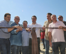 O governador Carlos Massa Ratinho Junior e o prefeito de Guaratuba, Roberto Justus, inauguraram a ponte sobre o Rio Cubatão, em Guaratuba. Foto:Gilson Abreu/AEN