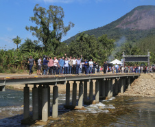 O governador Carlos Massa Ratinho Junior e o prefeito de Guaratuba, Roberto Justus, inauguraram a ponte sobre o Rio Cubatão, em Guaratuba. Foto:Gilson Abreu/AEN