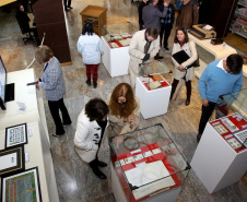 Foi aberta nesta segunda-feira (19) a mostra em comemoração aos 70 anos da Biblioteca da Procuradoria-Geral do Estado. Reunindo documentos históricos da biblioteca e da instituição, a mostra é o pontapé inicial de um trabalho de resgate da história da Procuradoria. A exposição está instalada no hall de entrada da PGE, na Rua Paula Gomes, número 145- bairro São Francisco.