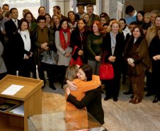 Foi aberta nesta segunda-feira (19) a mostra em comemoração aos 70 anos da Biblioteca da Procuradoria-Geral do Estado. Reunindo documentos históricos da biblioteca e da instituição, a mostra é o pontapé inicial de um trabalho de resgate da história da Procuradoria. A exposição está instalada no hall de entrada da PGE, na Rua Paula Gomes, número 145- bairro São Francisco.