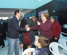 O governador Carlos Massa Ratinho Junior autorizou nesta quinta-feira (22) o início de obras de uma nova unidade do Hospital e Maternidade Dr. Paulo Fortes, em São Mateus do Sul. Presentes na solenidade: prefeito de São Mateus do Sul, Luiz Adyr Gonsalves Pereira; os secretários: da Saúde, Beto Preto; de Infraestrutura e Logística, Sandro Alex; deputados: Alexandre Curi; Hussein Bakri; Emerson Bacil; entre outros.São Mateus do Sul, 22-08-19.Foto: Arnaldo Alves / ANPr.