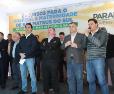 O governador Carlos Massa Ratinho Junior autorizou nesta quinta-feira (22) o início de obras de uma nova unidade do Hospital e Maternidade Dr. Paulo Fortes, em São Mateus do Sul. Presentes na solenidade: prefeito de São Mateus do Sul, Luiz Adyr Gonsalves Pereira; os secretários: da Saúde, Beto Preto; de Infraestrutura e Logística, Sandro Alex; deputados: Alexandre Curi; Hussein Bakri; Emerson Bacil; entre outros.São Mateus do Sul, 22-08-19.Foto: Arnaldo Alves / ANPr.