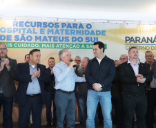 O governador Carlos Massa Ratinho Junior autorizou nesta quinta-feira (22) o início de obras de uma nova unidade do Hospital e Maternidade Dr. Paulo Fortes, em São Mateus do Sul. Presentes na solenidade: prefeito de São Mateus do Sul, Luiz Adyr Gonsalves Pereira; os secretários: da Saúde, Beto Preto; de Infraestrutura e Logística, Sandro Alex; deputados: Alexandre Curi; Hussein Bakri; Emerson Bacil; entre outros.São Mateus do Sul, 22-08-19.Foto: Arnaldo Alves / ANPr.