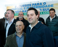 O governador Carlos Massa Ratinho Junior autorizou nesta quinta-feira (22) o início das obras do Hospital e Maternidade Dr. Paulo Fortes, em São Mateus do Sul. A iniciativa é parte do programa estadual de regionalização da Saúde, que tem como objetivo construir centros de especialidades em diversas regiões do Estado.