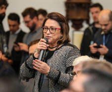 O governador Carlos Massa Ratinho Junior libera nesta segunda-feira (26),  em evento no Palácio Iguaçu, suplementação orçamentária para universidades estaduais. na foto Fátima Aparecida da Cruz Padoan, reitora da UENP (Universidade Estadual do Norte do Paraná).  Curitiba, 26/08/2019 -Foto: Geraldo Bubniak/AEN