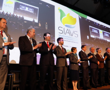 O governador Carlos Massa Ratinho Junior defendeu nesta terça-feira (27), na abertura do Salão Internacional de Avicultura e Suinocultura (Siavs), em São Paulo, que o Brasil deve reforçar a imagem de grande produtor global de alimentos e reafirmou a necessidade da industrialização da produção agropecuária para agregar mais valor aos produtos do campo.