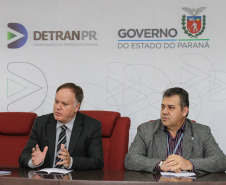 O diretor-geral do Departamento de Trânsito do Paraná (Detran-PR), Cesar Kogut e o diretor administrativo financeiro, coronel Carneiro em coletiva de imprensa para anunciar o novo valor do Registro de Contrato de Financiamento.    27/08/2019 -  Foto: Geraldo Bubniak/AEN