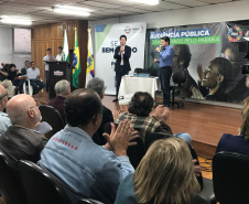 A terceira audiência pública do Plano Plurianual 2020-2023 foi realizada nesta terça-feira (27) em Apucarana e teve participação de representantes da sociedade civil, autoridades, lideranças de diversos segmentos, do setor produtivo, acadêmicos, diretores e professores de instituições de ensino superior da região do Vale do Ivaí. O encontro reuniu aproximadamente 150 pessoas no Salão Nobre da prefeitura. Foto: Divulgação/SEPL