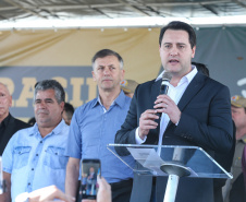 O governador Carlos Massa Ratinho Junior participa  nesta sexta-feira (30)  do projeto Em Frente Brasil - Programa Nacional de Enfrentamento à Criminalidade Violenta, criado pelo Ministério da Justiça e Segurança Pública no Parque São José em São José dos Pinhais.  30/08/2019 -Foto: Geraldo Bubniak/AEN
