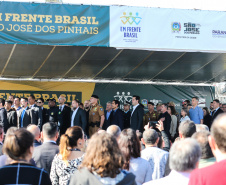 O governador Carlos Massa Ratinho Junior participa  nesta sexta-feira (30)  do projeto Em Frente Brasil - Programa Nacional de Enfrentamento à Criminalidade Violenta, criado pelo Ministério da Justiça e Segurança Pública no Parque São José em São José dos Pinhais.  30/08/2019 -Foto: Geraldo Bubniak/AEN