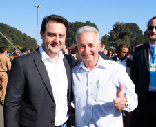 O governador Carlos Massa Ratinho Junior lançou nesta sexta-feira (30), em São José dos Pinhais, o projeto-piloto Em Frente Brasil - Programa Nacional de Enfrentamento à Criminalidade Violenta. A cidade recebeu 100 policiais da Força Nacional de Segurança, que passarão a atuar em conjunto com as forças de segurança estaduais (Polícia Militar e Polícia Civil) e de São José dos Pinhais (Guarda Municipal).