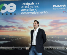 Um acordo assinado pelo governador Carlos Massa Ratinho Junior e o Grupo Latam Airlines vai abrir 71 novos voos no Estado. A empresa destaca que haverá ampliação de 17% das operações Paraná, fazendo do Estado o quarto maior mercado da companhia no Brasil. O anúncio feito nesta sexta-feira (30), no Palácio Iguaçu, em Curitiba.Curitiba, 30-08-19.Foto: Arnaldo Alves / AEN