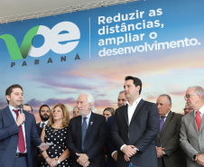 Um acordo assinado pelo governador Carlos Massa Ratinho Junior e o Grupo Latam Airlines vai abrir 71 novos voos no Estado. A empresa destaca que haverá ampliação de 17% das operações Paraná, fazendo do Estado o quarto maior mercado da companhia no Brasil. O anúncio feito nesta sexta-feira (30), no Palácio Iguaçu, em Curitiba.Curitiba, 30-08-19.Foto: Arnaldo Alves / AEN