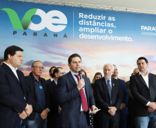 Um acordo assinado pelo governador Carlos Massa Ratinho Junior e o Grupo Latam Airlines vai abrir 71 novos voos no Estado. A empresa destaca que haverá ampliação de 17% das operações Paraná, fazendo do Estado o quarto maior mercado da companhia no Brasil. O anúncio feito nesta sexta-feira (30), no Palácio Iguaçu, em Curitiba.Curitiba, 30-08-19.Foto: Arnaldo Alves / AEN