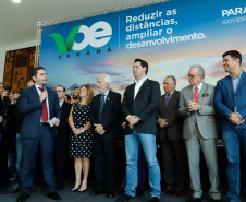 Um acordo assinado pelo governador Carlos Massa Ratinho Junior e o Grupo Latam Airlines vai abrir 71 novos voos no Estado. A empresa destaca que haverá ampliação de 17% das operações Paraná, fazendo do Estado o quarto maior mercado da companhia no Brasil. O anúncio feito nesta sexta-feira (30), no Palácio Iguaçu, em Curitiba.