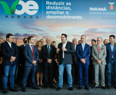 Um acordo assinado pelo governador Carlos Massa Ratinho Junior e o Grupo Latam Airlines vai abrir 71 novos voos no Estado. A empresa destaca que haverá ampliação de 17% das operações Paraná, fazendo do Estado o quarto maior mercado da companhia no Brasil. O anúncio feito nesta sexta-feira (30), no Palácio Iguaçu, em Curitiba.
