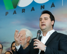 Um acordo assinado pelo governador Carlos Massa Ratinho Junior e o Grupo Latam Airlines vai abrir 71 novos voos no Estado. A empresa destaca que haverá ampliação de 17% das operações Paraná, fazendo do Estado o quarto maior mercado da companhia no Brasil. O anúncio feito nesta sexta-feira (30), no Palácio Iguaçu, em Curitiba.