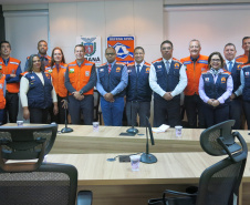 A Coordenadoria Estadual de Proteção e Defesa Civil recebeu nesta semana integrantes da Defesa Civil de Minas Gerais. Eles vieram conhecer a estrutura e os processos de trabalho do órgão paranaense, que é referência na área e possui um dos mais conhecidos sistemas do Brasil. A visita começou segunda-feira e se encerrou nesta sexta-feira (30). Foto: Divulgação/Defesa Civil
