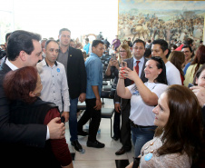 O governador Carlos Massa Ratinho Junior assinou, nesta sexta-feira (30), autorização para avanços de carreira de servidores estaduais. Foram autorizadas promoções e progressões para servidores da Educação e do Ensino Superior. 