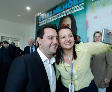 O governador Carlos Massa Ratinho Junior assinou, nesta sexta-feira (30), autorização para avanços de carreira de servidores estaduais. Foram autorizadas promoções e progressões para servidores da Educação e do Ensino Superior. 