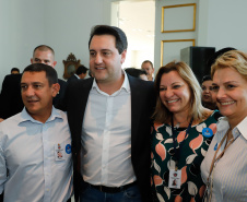 O governador Carlos Massa Ratinho Junior assinou, nesta sexta-feira (30), autorização para avanços de carreira de servidores estaduais. Foram autorizadas promoções e progressões para servidores da Educação e do Ensino Superior. 