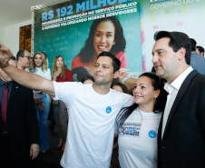 O governador Carlos Massa Ratinho Junior assinou, nesta sexta-feira (30), autorização para avanços de carreira de servidores estaduais. Foram autorizadas promoções e progressões para servidores da Educação e do Ensino Superior. 