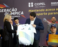 O governador Carlos Massa Ratinho Junior anunciou nesta segunda-feira (02), no Palácio Iguaçu, a nova fase do programa de apoio à formação de atletas olímpicos. Patrocinado pela Copel, o ?Geração Olímpica? é o maior programa de bolsa-atleta do País. Curitiba,02/09/2019 Foto:Jaelson Lucas /AEN