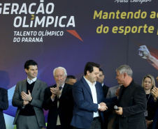 O governador Carlos Massa Ratinho Junior anunciou nesta segunda-feira (02), no Palácio Iguaçu, a nova fase do programa de apoio à formação de atletas olímpicos. Patrocinado pela Copel, o ?Geração Olímpica? é o maior programa de bolsa-atleta do País. Curitiba,02/09/2019 Foto:Jaelson Lucas /AEN