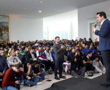 O governador Carlos Massa Ratinho Junior anunciou nesta segunda-feira (02), no Palácio Iguaçu, a nova fase do programa de apoio à formação de atletas olímpicos. Patrocinado pela Copel, o ?Geração Olímpica? é o maior programa de bolsa-atleta do País. Curitiba,02/09/2019 Foto:Jaelson Lucas / AEN