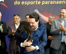 O governador Carlos Massa Ratinho Junior anunciou nesta segunda-feira (02), no Palácio Iguaçu, a nova fase do programa de apoio à formação de atletas olímpicos. Patrocinado pela Copel, o ?Geração Olímpica? é o maior programa de bolsa-atleta do País. Curitiba,02/09/2019 Foto:Jaelson Lucas /AEN