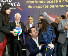 O governador Carlos Massa Ratinho Junior anunciou nesta segunda-feira (02), no Palácio Iguaçu, a nova fase do programa de apoio à formação de atletas olímpicos. Patrocinado pela Copel, o ?Geração Olímpica? é o maior programa de bolsa-atleta do País. Curitiba,02/09/2019 Foto:Jaelson Lucas /AEN