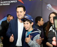 O governador Carlos Massa Ratinho Junior anunciou nesta segunda-feira (02), no Palácio Iguaçu, a nova fase do programa de apoio à formação de atletas olímpicos. Patrocinado pela Copel, o ?Geração Olímpica? é o maior programa de bolsa-atleta do País. Curitiba,02/09/2019 Foto:Jaelson Lucas / AEN