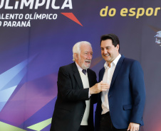 O governador Carlos Massa Ratinho Junior lançou nesta segunda-feira (2), em cerimônia no Palácio Iguaçu, o programa Geração Olímpica, que só neste ano garantirá 1.252 bolsas esportivas nas modalidades olímpicas e paralímpicas para jovens promessas, atletas de renome mundial e técnicos. A Companhia Paranaense de Energia (Copel), patrocinadora da iniciativa, investe R$ 4,75 milhões. É o maior programa de bolsa-atleta do País, em nível estadual.