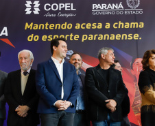 O governador Carlos Massa Ratinho Junior lançou nesta segunda-feira (2), em cerimônia no Palácio Iguaçu, o programa Geração Olímpica, que só neste ano garantirá 1.252 bolsas esportivas nas modalidades olímpicas e paralímpicas para jovens promessas, atletas de renome mundial e técnicos. A Companhia Paranaense de Energia (Copel), patrocinadora da iniciativa, investe R$ 4,75 milhões. É o maior programa de bolsa-atleta do País, em nível estadual.